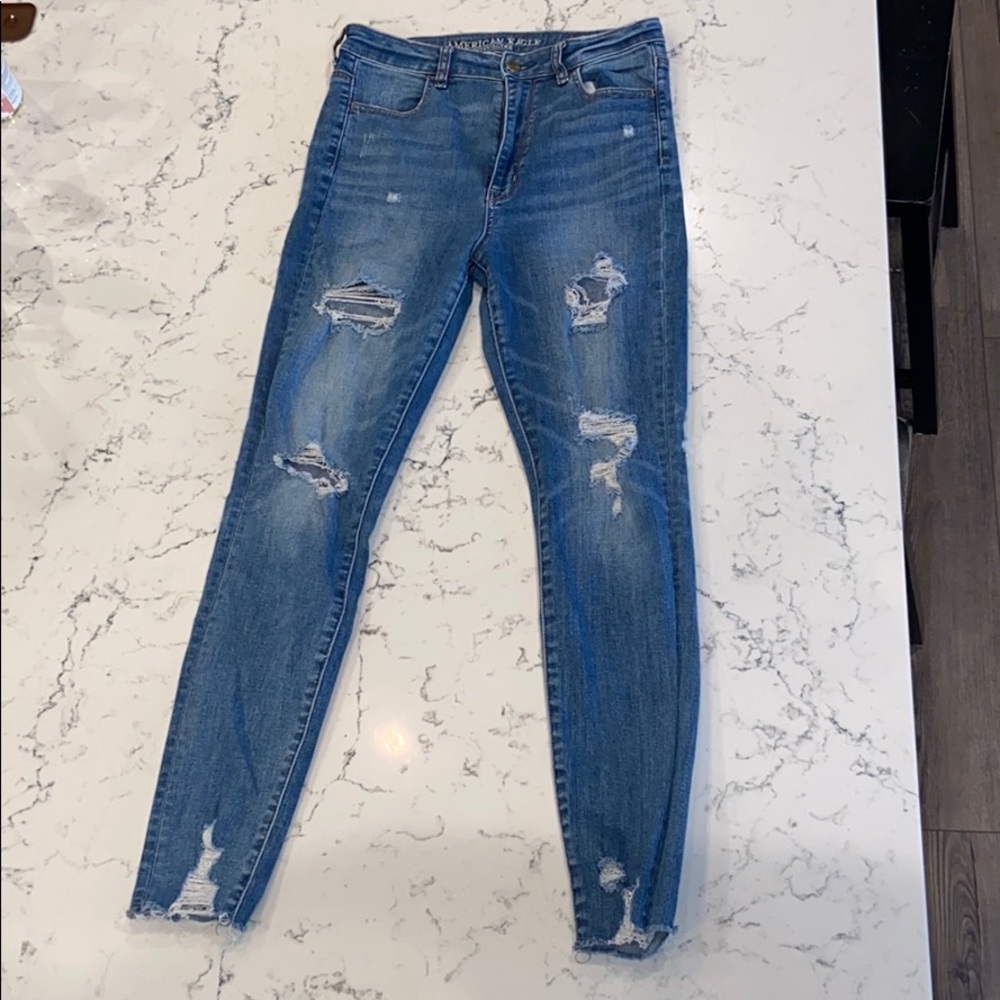 AMERICAN EAGLE JEANS